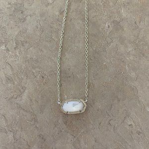 Elisa Pendant Necklace in Ivory Pearl